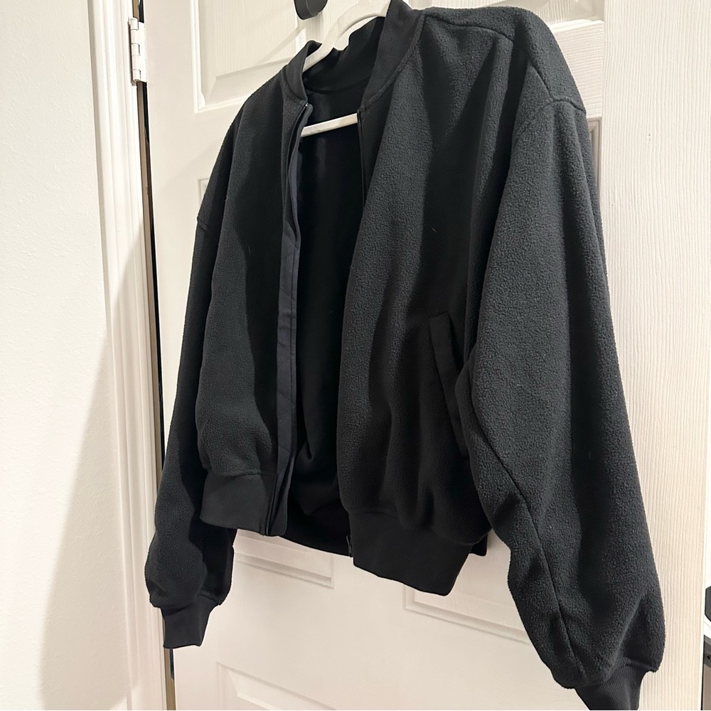 skims - fleece lounge bomber jacket (onyx) - Picture 2 of 4